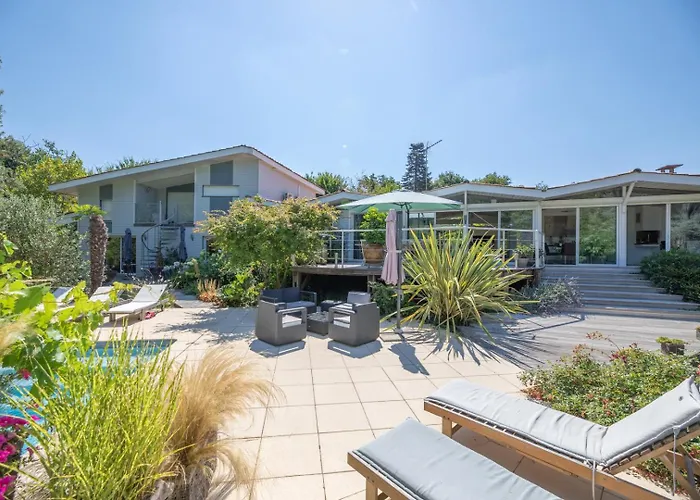 La Closerie 33 Bed & Breakfast 4*